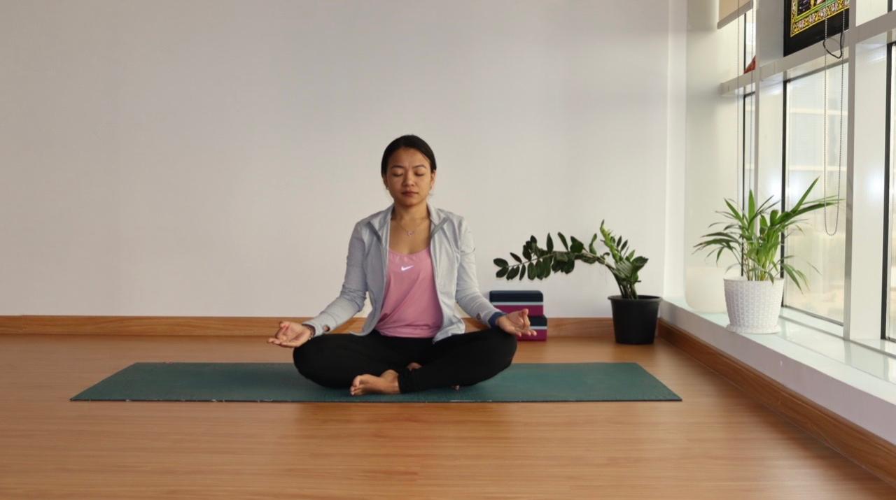 Beginner private yoga session in Dubai